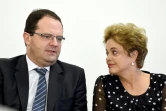 L'ancien ministre de l'Economie Nelson Barbosa (Economie) et sa présidente Dilma Rousseff le 13 avril 2016 à Brasilia