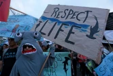 Manifestation contre la pêche illégale sur l'île équatorienne de Santa Cruz aux Galapagos le 14 août 2017