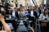 Le Premier ministre Gabriel Attal dans une rue de Dijon lors de la campagne pour les législatives le 24 juin 2024