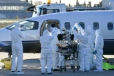 Un patient du Covid-19 est évacué à l'aéroport de Nîmes-Garon le 27 octobre 2020