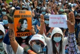 Des manifestants réclament la libération de Aung San Suu Kyi à Naypyidaw (Birmanie) le 8 mars  2021