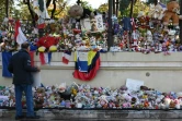 Fleurs, peluches et drapeaux déposés sur la Promenade des Anglais le 15 octobre 2016 à Nice en hommage aux victimes de l'attentat du 14 juillet 