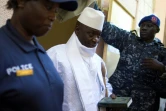 Le président gambien sortant Yahya Jammeh à la sortie du bureau de vote le 1er décembre 2016 à Banjul