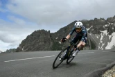 Le Danois de l'équipe Visma Jonas Vingegaard dans la descente du Galibier, lors de la quatrième étape du Tour de France entre Pinerolo en Italie et Valloire en France, le 2 juillet 2024