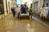 Nettoyage des rues Paiporta après des inondations dévastatrices dans la région de Valence, le 10 novembre 2024 en Espagne