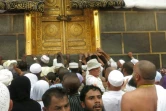 Des pèlerins musulmans se pressent vers la porte de la Grande mosquée à La Mecque, le 6 septembre 2016