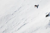 Le Français Victor de Le Rue lors de l'étape d'Hakuba du circuit mondial 2020 FWT de snowboard freeride, le 19 janvier 2020