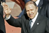 Le président démissionnaire algérien Abdelaziz Bouteflika, le 15 février 2007 lors d'un sommet France-Afrique à Cannes, dans le sud-est de la France