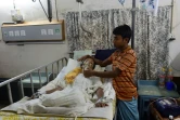 Dans cet hôpital du Bangladesh, le 13 septembre 2017, un autre homme de 50 ans, Rohingya, est pris en charge après avoir sauté sur une mine.