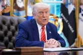 Le président américain Donald Trump dans le Bureau ovale de la Maison Blanche, le 30 mai 2025 à Washington