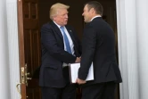 Le président élu Donald Trump et l'élu anti-immigration du Kansas, Kris Kobach à Bedminster, le 20 novembre 2016