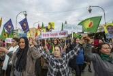 Des Syriens kurdes manifestant contre Ankara, à Qamichli, dans le nord-est de la Syrie, le 2 novembre 2019