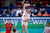 Le Français Kevin Le Roux contre la Slovénie en finale de l'Euro de volley le 18 octobre 2015 à Sofia