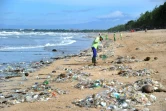Un état d'"urgence déchets" déclaré à Kuta Beach à Bali, le 19 décembre 2017