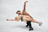 Gabriella Papadakis et Guillaume Cizeron, lors de leur programme de danse sur glace aux Mondiaux de patinage artistique, le 26 mars 2022 à Montpellier