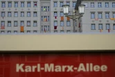 Des immeubles de la Karl-Marx-Allee à Berlin promis à la vente, où les locataires protestent avec des banderoles, le 18 décembre 2018