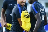 L'attaquant Dimitri Payet (c) lors d'une séance d'entraînement de l'équipe de France à Clairefontaine, le 3 septembre 2016  