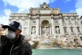 Devant la Fontaine de Trevi à Rome le 3 mars 2020, moins d'une semaine avant le début du confinement en Italie