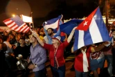 Un millier de personnes rassemblées dans le quartier de la Petite Havane ("Little Havana"), à Miami, bastion de l'anti-castrisme, ont accueilli l'annonce de la mort de Fidel Castro le 26 novembre 2016 dans la liesse