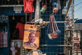 Le visage de Raila Odinga, candidat à la présidentielle au Kénya, imprimé sur un sac dans une échoppe, le 11 août 2022 à Kisumu 