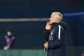 Le sélectionneur des Bleus Didier Deschamps replace ses joueurs contre la Croatie en Ligue des nations, le 14 octobre 2020 à Zagreb