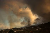 Le volcan Cumbre Vieja, entré en éruption sur l'île espagnole de la Palma dans l'archipel des Canaries, vu depuis Los Llanos de Aridane le 20 septembtre 2021