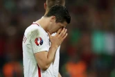L'attaquant Robert Lewandowski dépité après l'élimination de la Pologne face au Portugal en quarts de finale de l'Euro au Vélodrome, le 30 juin 2016 