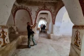 Des touristes européens visitent l'oasis de Ghadames, en Libye, le 19 octobre 2021