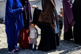 Des femmes et des enfants retenus dans le camp de Roj, dans le nord-est de la Syrie, le 28 mars 2021