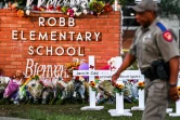 Un mémorial en hommage aux victimes de la tuerie d'Uvalde, au Texas, le 26 mai 2022