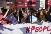 Le maire de Londres Sadiq Khan se joint aux manifestants réclamant un second vote sur le Brexit, à Londres, le 20 octobre 2018