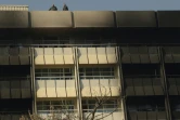 Des membres des forces de sécurité afghanes sur le toit de l'hôtel Intercontinental à Kaboul le 22 janvier 2018 après une attaque de talibans contre l'établissement qui a fait au moins 22 morts 
