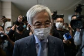 L'avocat hongkongais Martin sort du tribunal après une condamnation à de la prison avec sursis, à Hong Kong le 16 avril 2021