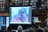 La Française Maryse Condé sur un écran à la Bibliothèque centrale de Stockholm à l'occasion de la remise du prix de la Nouvelle Académie, créé pour contester le prix Nobel de littérature, le 12 octobre 2018