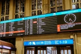 Le tableau de la gare centrale d'Helsinki indique l'arrivée du dernier train en provenance de Saint-Pétersbourg, le 27 mars 2022 