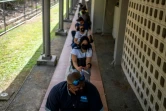 Des personnes font la queue pour se faire vacciner à Vieques (Puerto Rico) le 10 mars 2021
