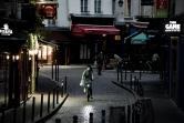 Une cycliste dans le quartier Saint-Michel à Paris en novembre 2020
