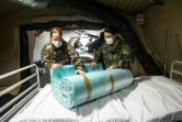 Des soldats français montent un hôpital de campagne à Mulhouse (est de la France), saturé par l'afflux de patients atteints du nouveau coronavirus et placés en réanimation, le 22 mars 2020