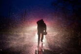 Le chef des pompiers de Montegut, Toby Henry, sous la pluie battante alors que l'ouragan Ida a touché terre dans le Sud des Etats-Unis, à Bourg en Louisiane le 29 août 2021