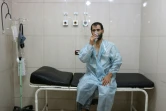 Un homme souffrant de difficultés respiratoires est soigné dans un hôpital d'Alep (Syrie), le 06 septembre 2016