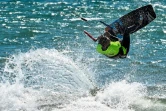 Salvatore Flaccovio, 39 ans, sur son kitesurf ke 7 mai 2020 à Ladispoli, à 40 kilomètres de Rome