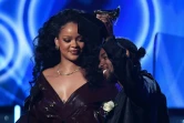 Kendrick Lamar aux côtés de Rihanna reçoit le Grammy de la meilleure chanson rap, lors des 60e Grammy Awards, le 28 janvier à New York