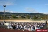 Mercredi 1 Octobre 2008

Saint-Denis - La prière de l'Aid el filtr a réuni des centaines de Musulmans au vélodrome pour célébrer la fin du ramadan