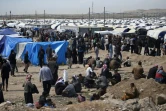 Des réfugiés irakiens qui ont fui les combats entre les forces gouvernementales et le groupe Etat islamique à Mossoul, dans le camp de déplacés de Hammam al-Alil, le 5 avril 2017