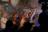 Des Palestiniens dansent lors d'une fête de mariage à Gaza, le 4 avril 2016