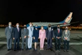 Photo diffusée par le ministère des Affaires étrangères de Taïwan montrant Nancy Pelosi, la présidente de la Chambre des représentants des États-Unis avec sa délégation à l'aéroport Sungshan, à Taipei, le 2 août 2022
