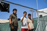 Des migrants en quarantaine Covid-19 à l'intérieur du camp de migrants sur l'île grecque de Leros, le 7 septembre 2021