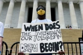 Un manifestant devant le mémorial de Lincoln, le 6 juin 2020