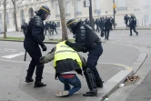 Près de 2.000 personnes sont interpellées en France le 8 décembre 2018 (ici près des Champs-Elysées à Paris)