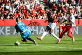 Le jeune attaquant niçois Evann Guessand inscrit le 3e but de l'OGC, celui de la victoire contre Lyon à l'Allianz Riviera, le 24 octobre 2021  